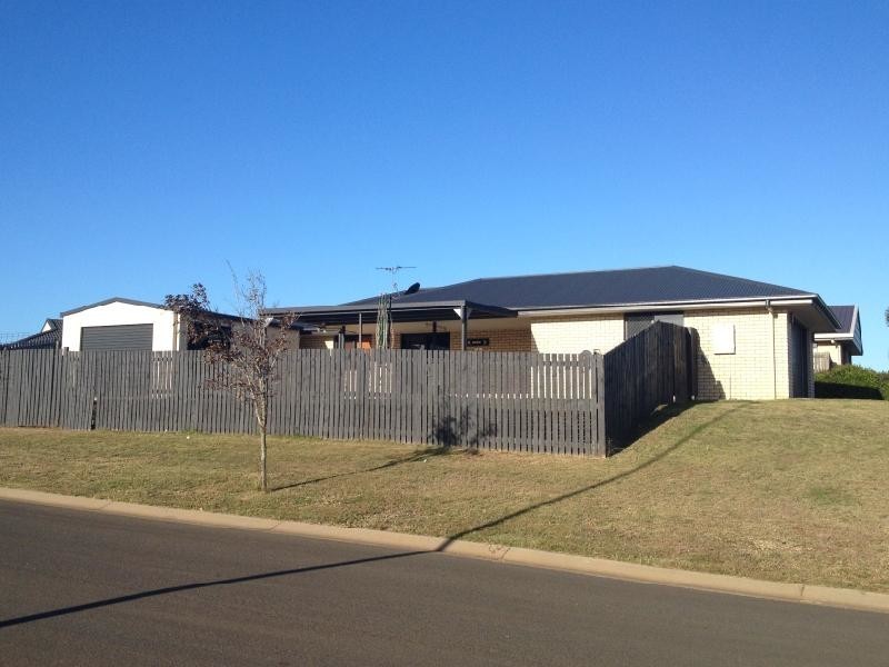 31 John Oxley Drive, Gracemere QLD 4702